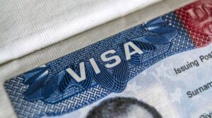 Visto americano viagem paga por outra pessoa: pode?